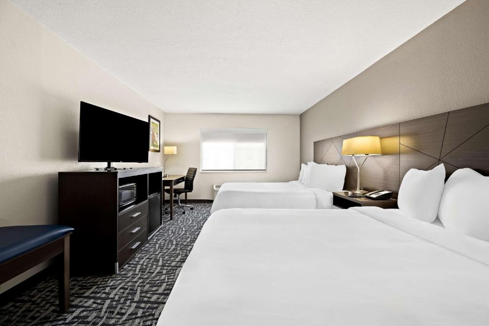 Queen Room with Two Queen Beds interior